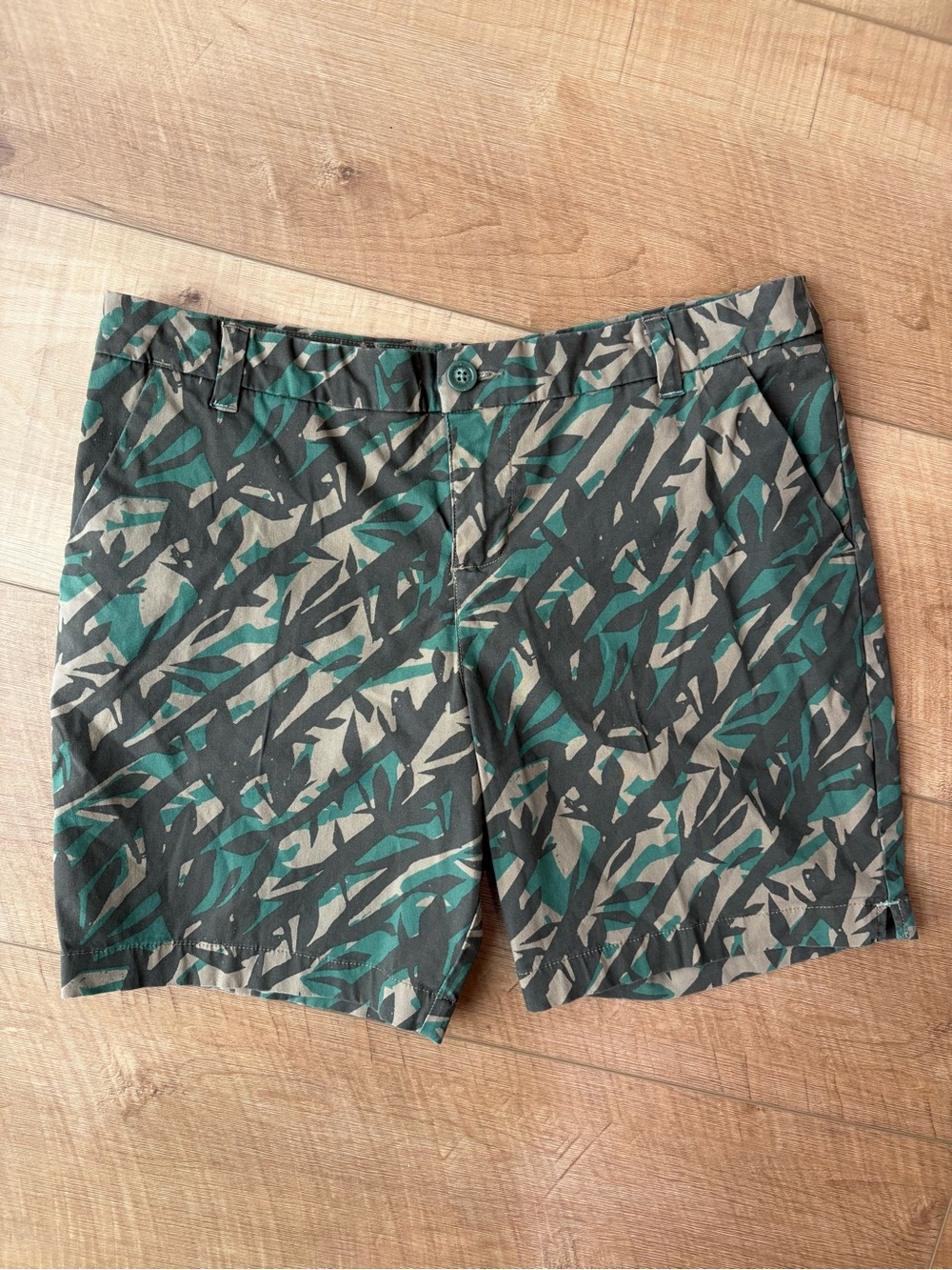 Women's PATAGONIA Organic Cotton All Wear Stretch Bamboo Chino Shorts. Size 10